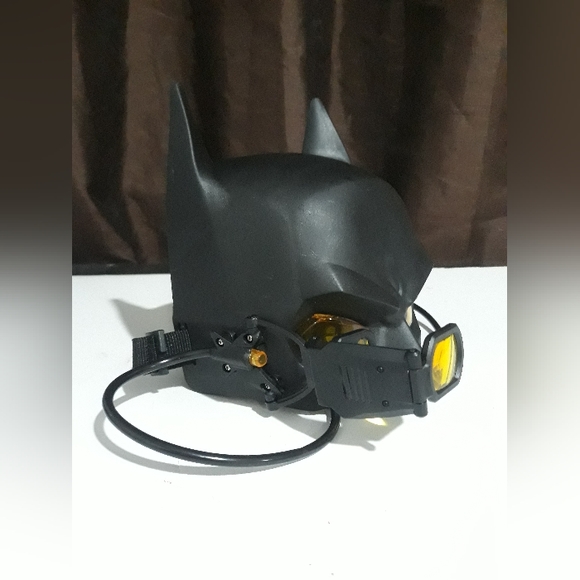 Batman Tech Mask /LED Lights 2x Magnification Lens Creature Chaos - Picture 2 of 10
